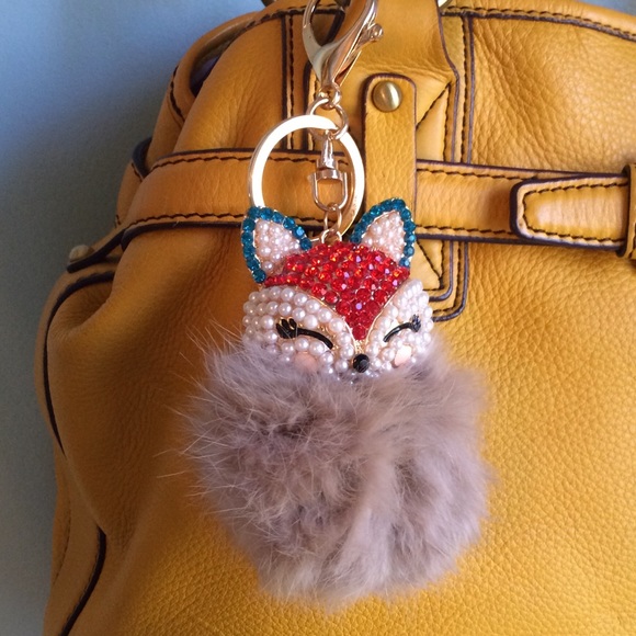 The Honeybee Outlet Handbags - Fox Head Fur Ball Bag Charm w Pearl & Rhinestones