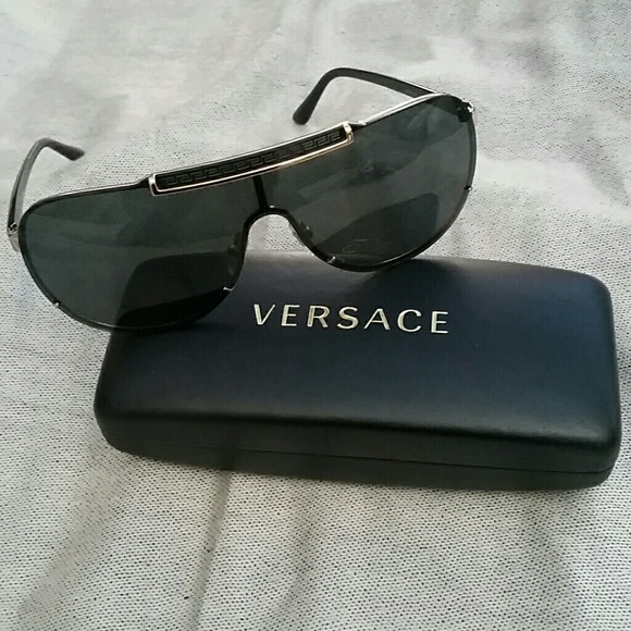 VERSACE