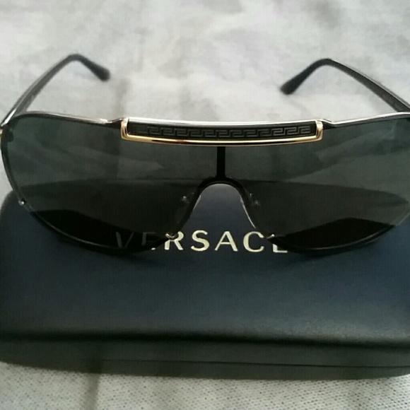 VERSACE - Picture 4 of 4