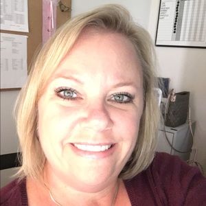 Meet your Posher, Debbie