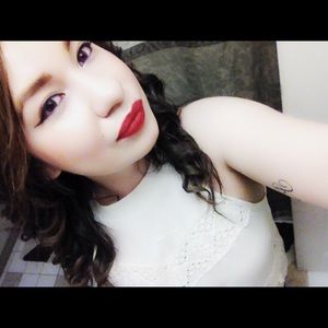 Meet your Posher, Ofelia