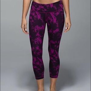 Lululemon wunder under crop. RARE. Size 6!