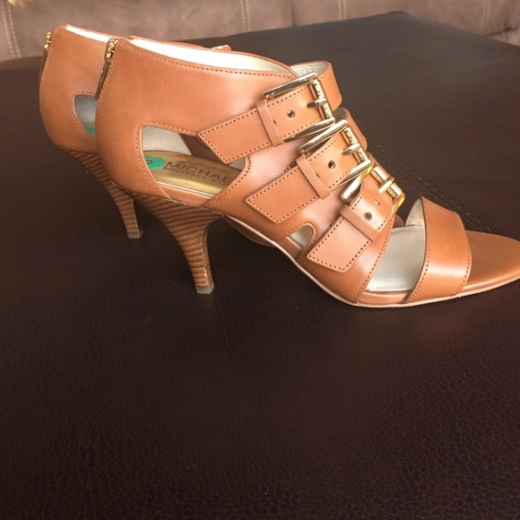 PRICE REDUCED!! Tan leather Michael Kors heels
