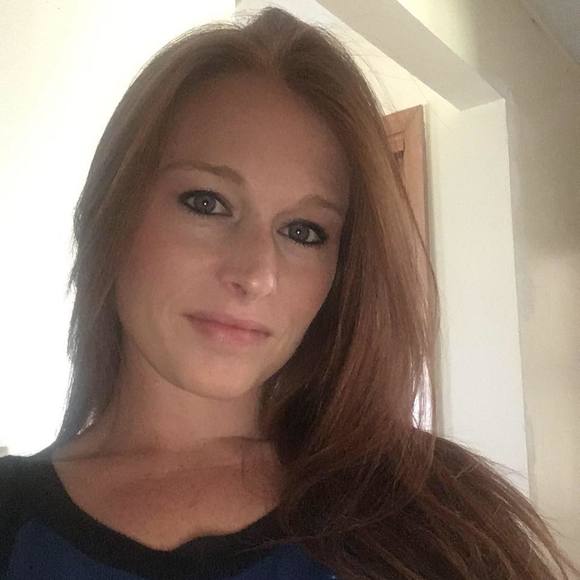 Meet your Posher, Holli - Picture 1 of 1