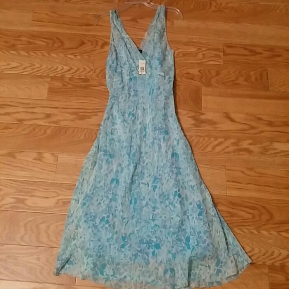 Women's Ann Taylor size 4 blue/white dress