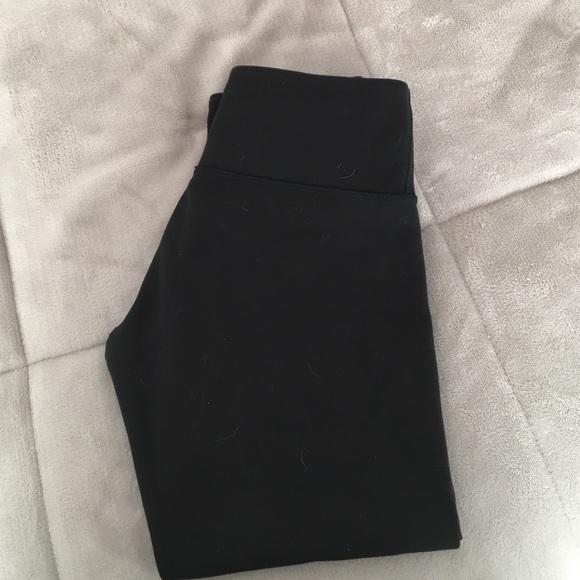 Lululemon wonder under crops black-size 6