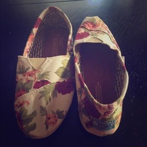 Toms shoes