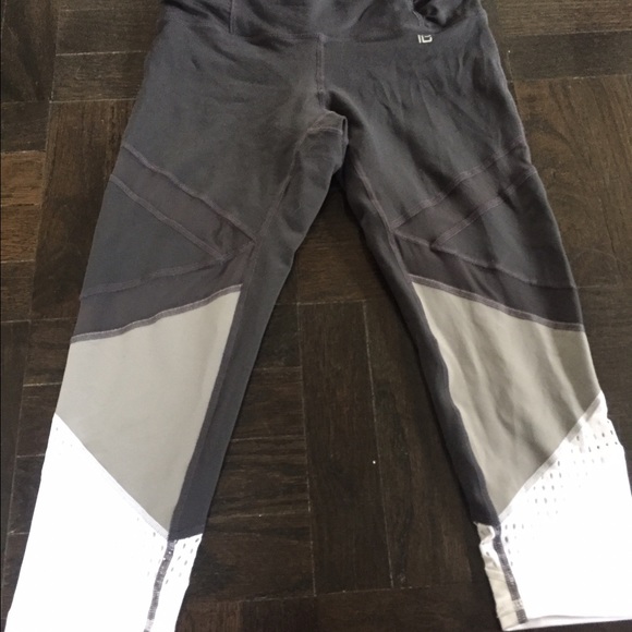 Bandier Athletic Cropped Leggings - Sz. L!!!