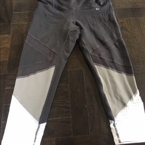 Bandier Athletic Cropped Leggings - Sz. L!!!