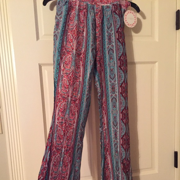 Bell bottom fitted pants
