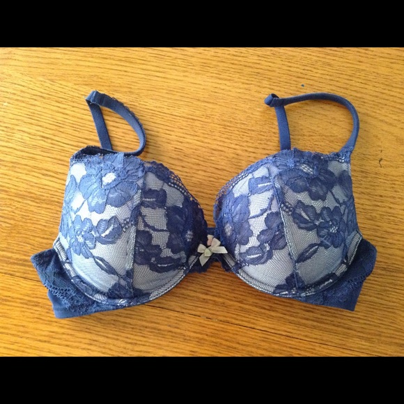 Body by Victoria 36C push-up bra