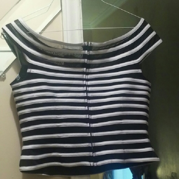 Top - Picture 2 of 2