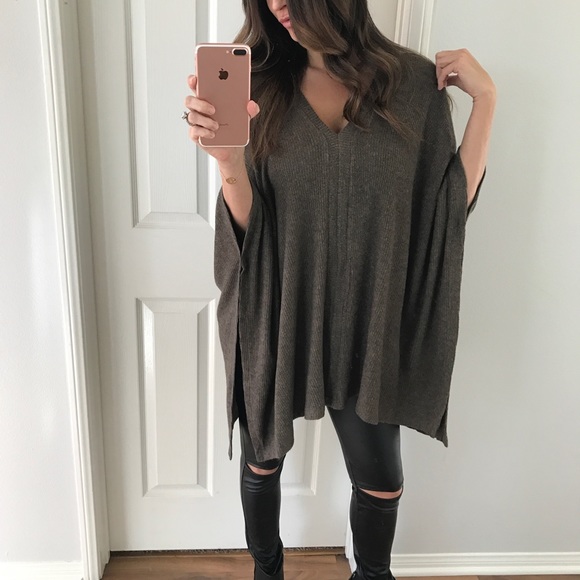 🚫Sold • Brown Blended Poncho Sweater - Picture 4 of 4