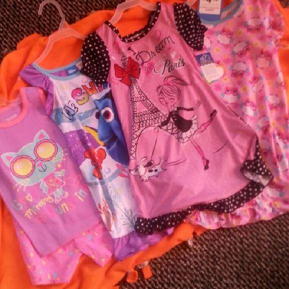 Girls 4t pajama bundle nwt