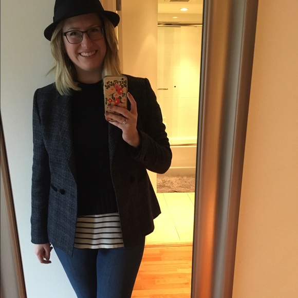 Meet your Posher, Katie - Picture 2 of 2