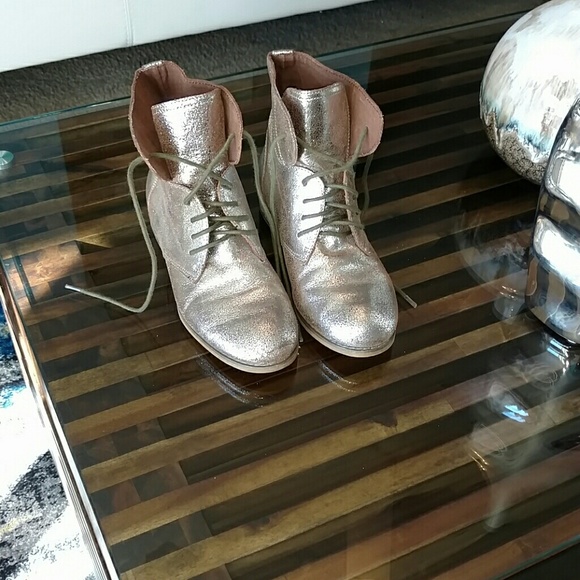 Ecote Silver/Brown Leather Lace Up Boots