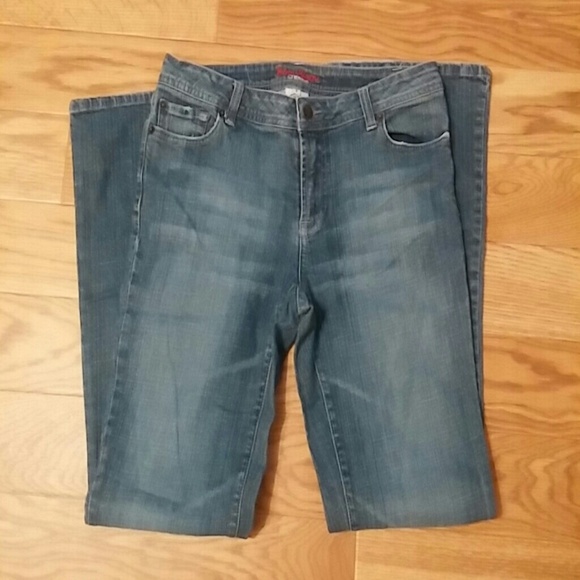 Women's Bisou Bisou size 8 jeans