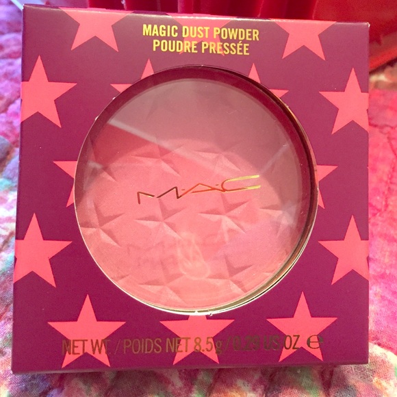 MAC Magic Dust Powder