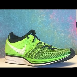 Nike size 7 flyknit trainers