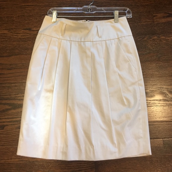 Banana Republic cream skirt