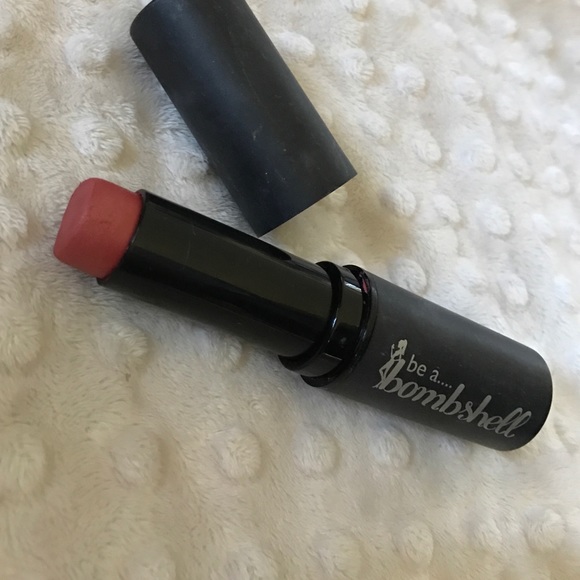 be a Bombshell cosmetics lip and cheek stain