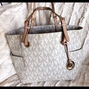 Michael Kors jet set tote