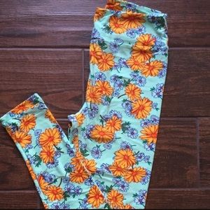 Lularoe Daisy floral print leggings OS