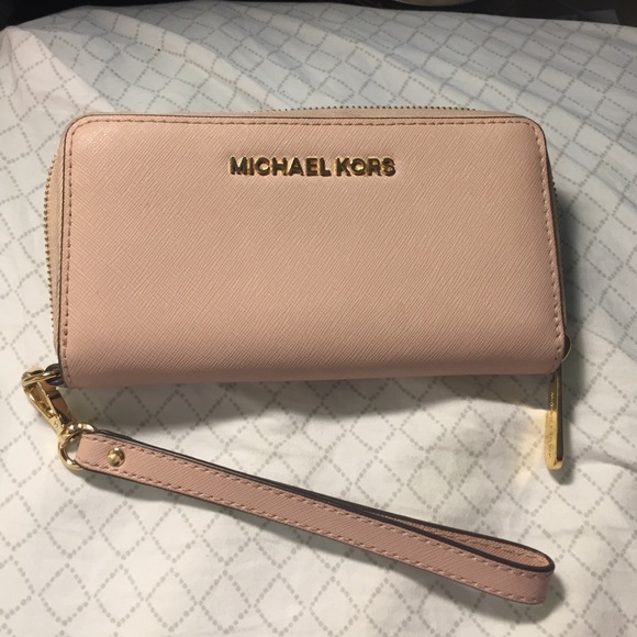 Michael Kors Jet Set Large Smartphone Wristlet