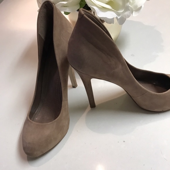 Shoes - Picture 2 of 4