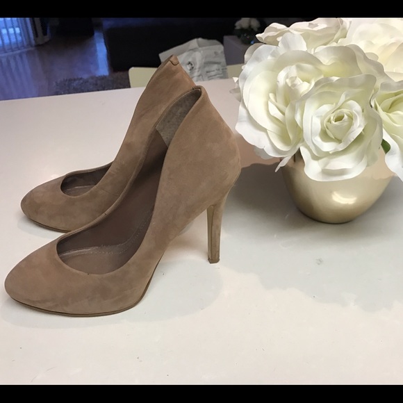 Shoes - Picture 3 of 4