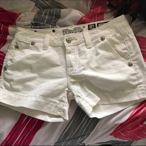 Miss Me Shorts Size 28