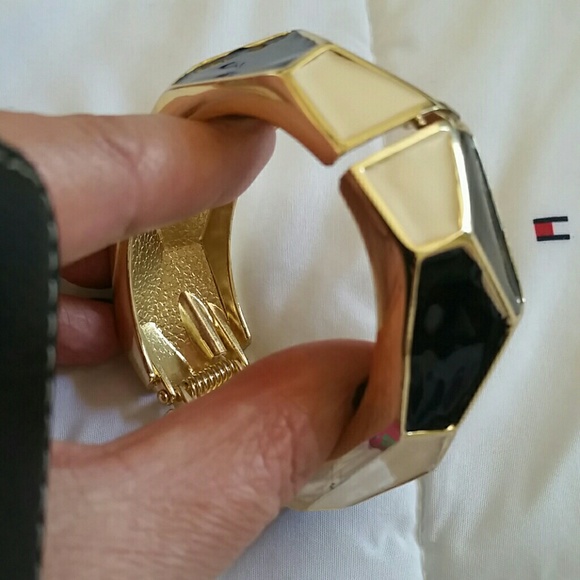 Collection bangles.Pull apart to put on.Never fade - Picture 2 of 3