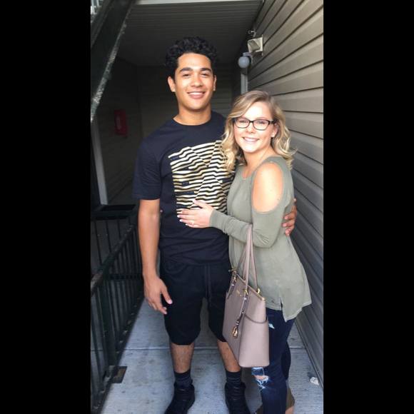 Meet your Posher, Katelyn - Picture 1 of 1