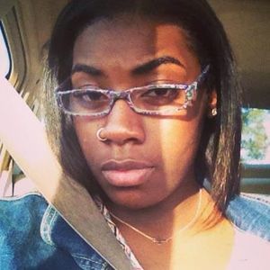 Meet your Posher, Dominique