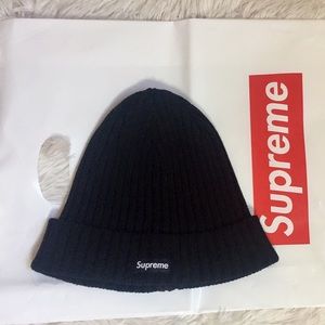 Supreme Ribbed Beanie 100% Authentic