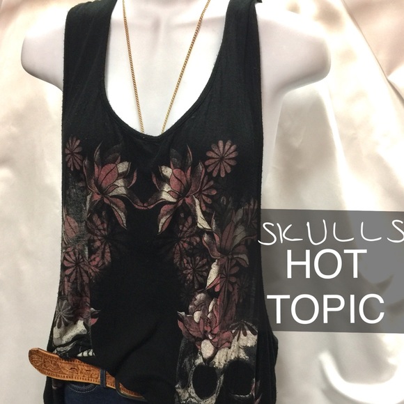 Drapey oversized skulls black tank
