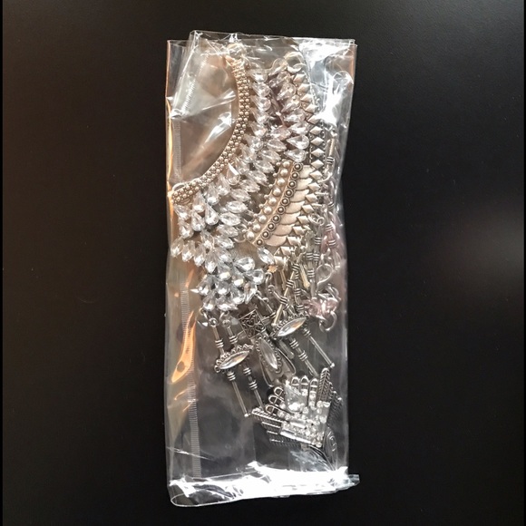 STATEMENT NECKLACE - Picture 3 of 3