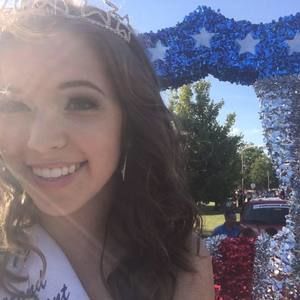 Meet your Posher, Cierra