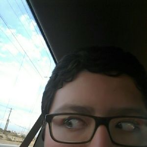 Meet your Posher, Moises