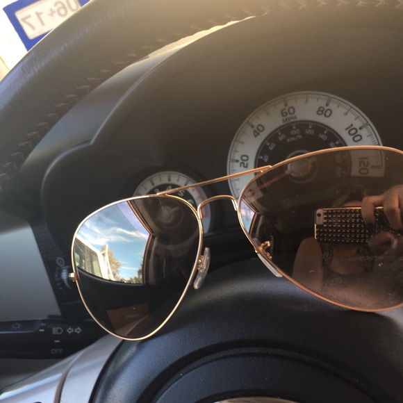 Rayaban's - Picture 2 of 2