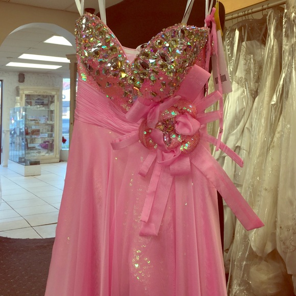 Pink shorts/dress - Picture 1 of 4