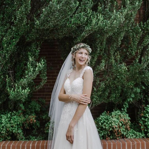 Meet your Posher, Hannah - Picture 1 of 1