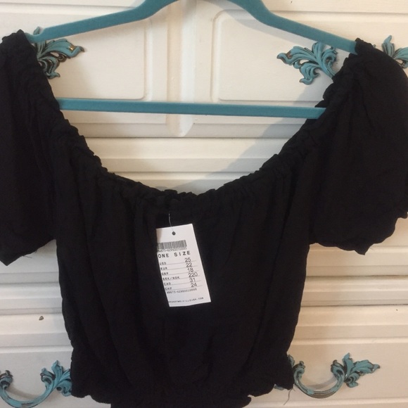 BRANDY MELVILLE crop top