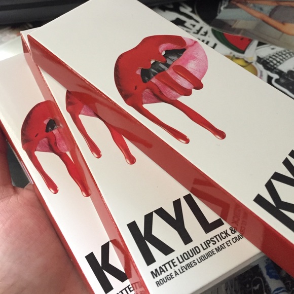 LAST ONE - Kylie Jenner Cosmetics "22" - Picture 3 of 4