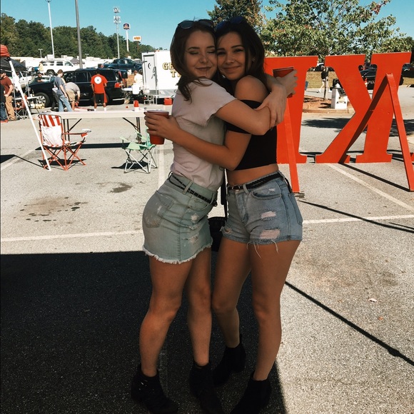 Meet your Posher, Caitlyn - Picture 2 of 4