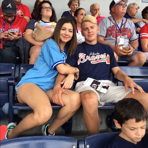 Meet your Posher, Caitlyn - Picture 4 of 4