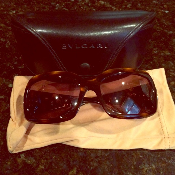 Stunning BVLGARI sunglasses!