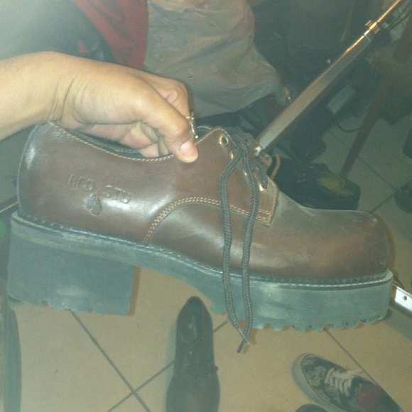 Brown bed stu shoes