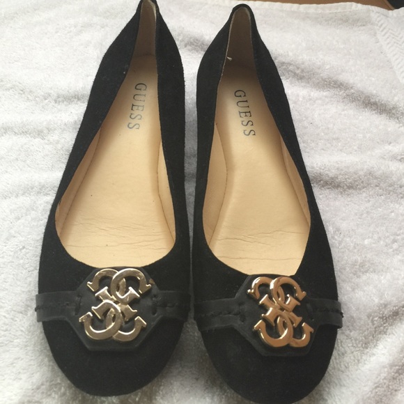 GUESS Flats - Picture 1 of 4