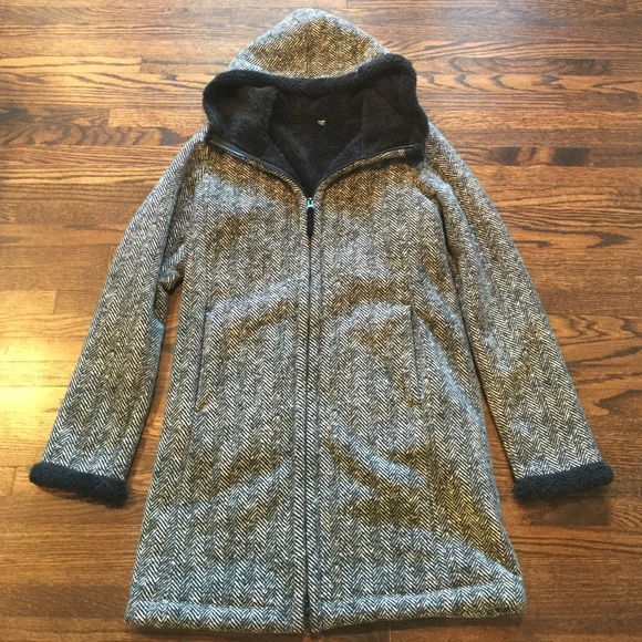 Uniqlo fleece long sleeve coat size small